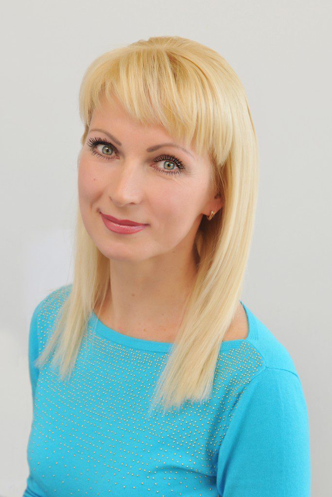 ТРИДЦАТЬ ЛЕТ НА СЦЕНЕ. Заслуженная артистка Крыма Лариса Соколова: « МНЕ ОЧЕНЬ ПОВЕЗЛО. СУДЬБА ПОДАРИЛА МНЕ ХОРОШИХ УЧИТЕЛЕЙ»