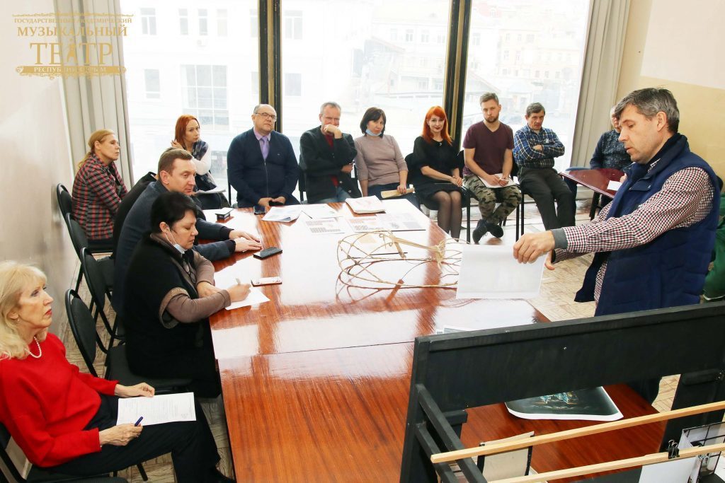 БАЛЫ, КРАСАВИЦЫ, НАРЯДЫ, ФЕЙЕРВЕРКИ…