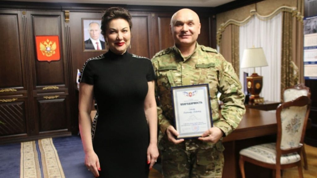 Арина Новосельская вручила работникам силовых, правоохранительных и надзорных структур Благодарности Главы Республики Крым