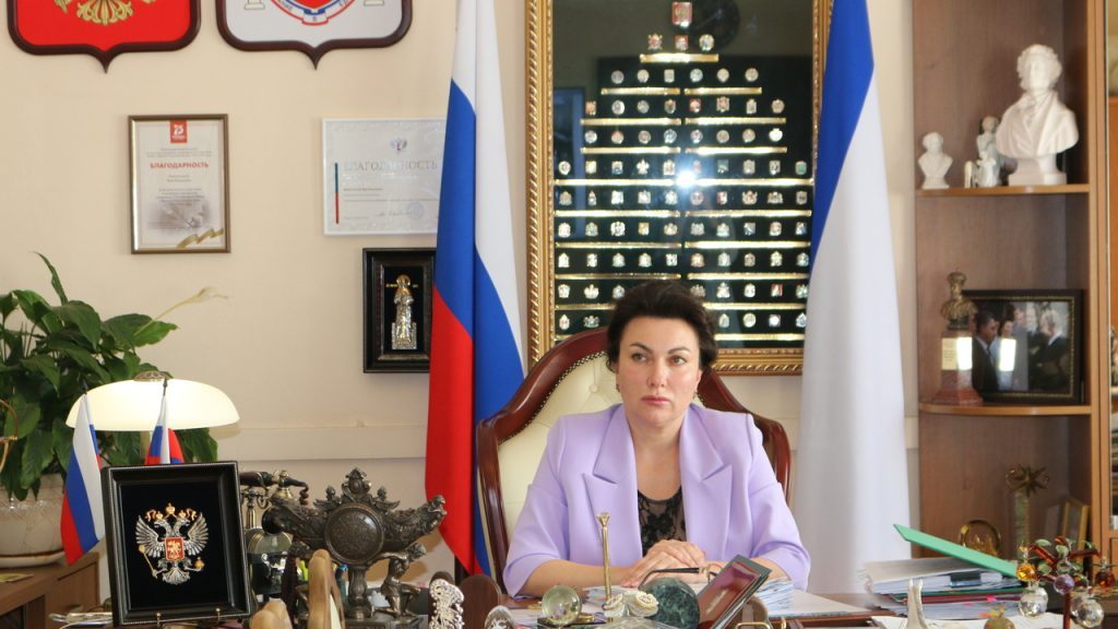 Арина Новосельская приняла участие в заседании Совета министров Крыма