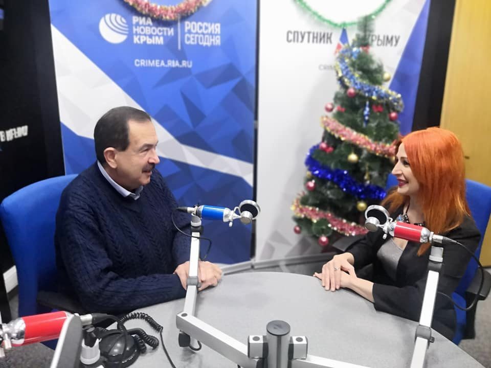 Эльмира Мухтерем в ток-шоу «ОТ и ДО» на радиостанции «Спутник в Крыму»